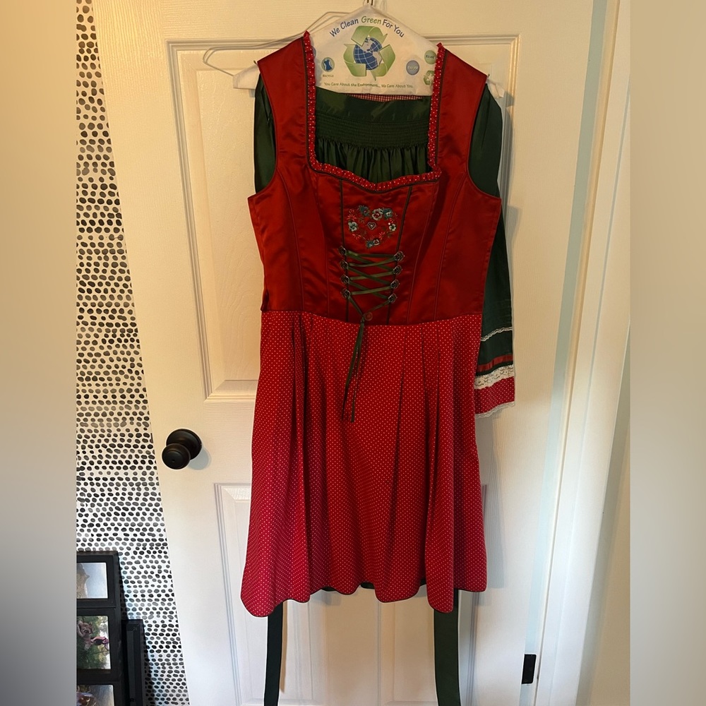 Country line Dirndl, apron, and blouse